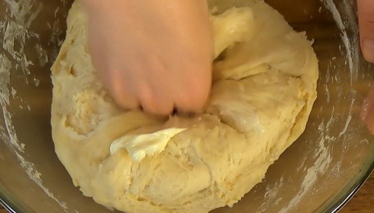 Sour cream dough for pies: a step by step recipe with photos