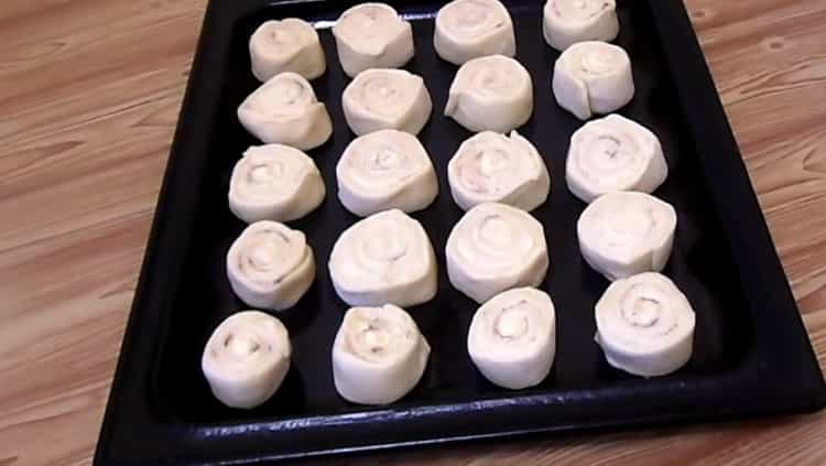 How to learn how to cook delicious French buns