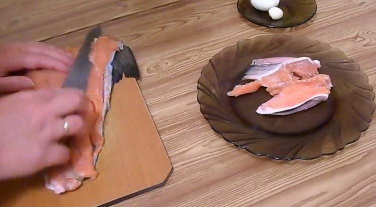 Prepare the ingredients for pink salmon