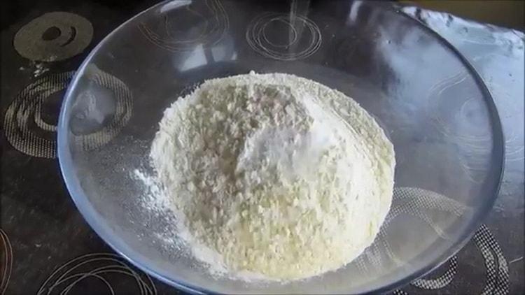 Sift the flour before cooking the hrychina with potatoes
