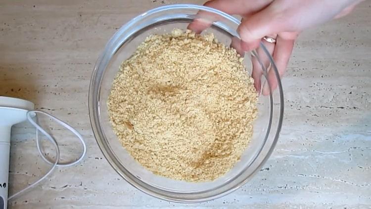 To make a cheesecake without baking with cottage cheese, grind the cookies