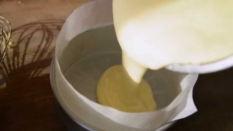 To make a Japanese cotton cheesecake, squeeze the dough into shape