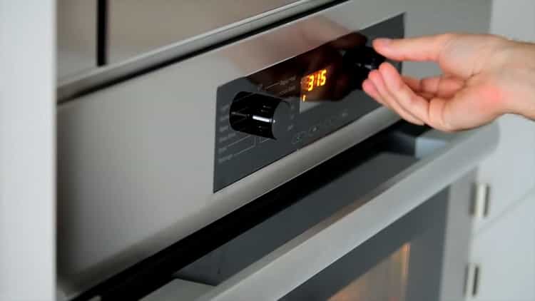 To make a Japanese cotton cheesecake, set the desired temperature