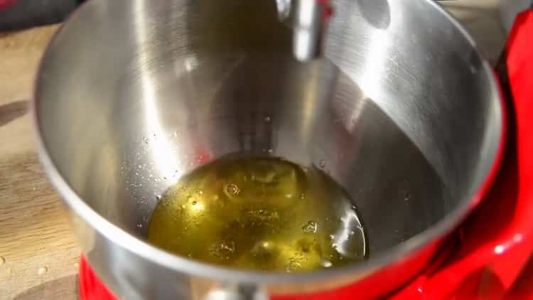 Beat the squirrels to make a Japanese cotton cheesecake.