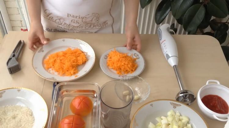 To cook pepper, grate carrots
