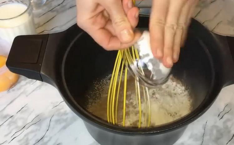 To make a cake, mix the ingredients for the cream