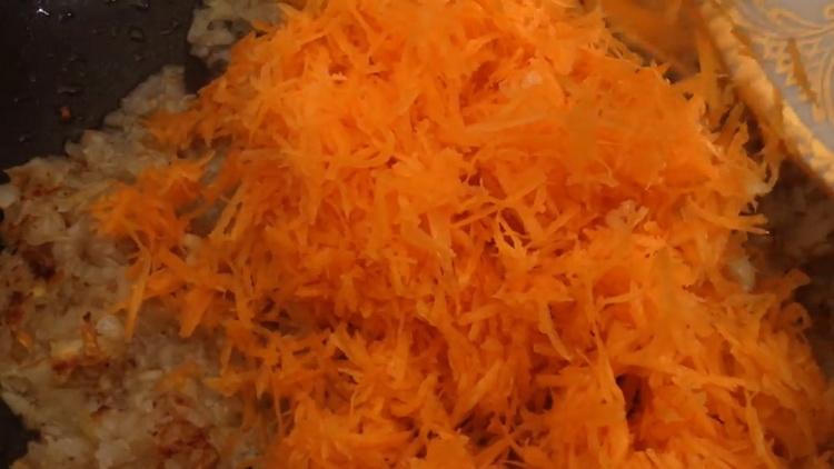 Fry vegetables to make pepper