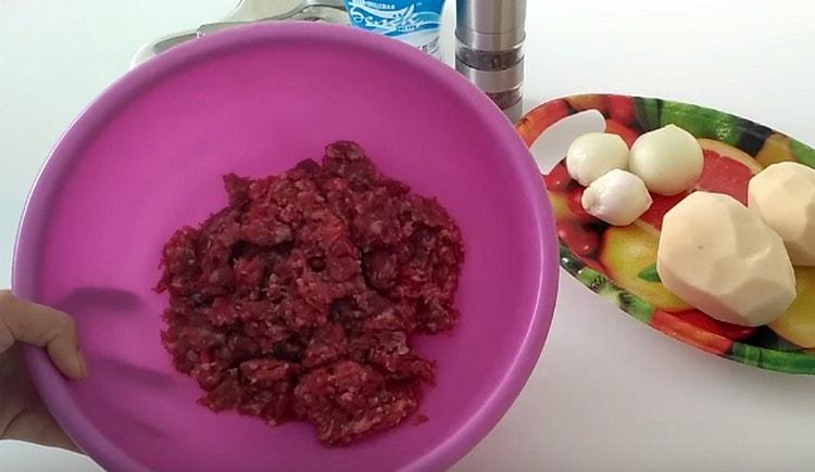 We twist the meat through a meat grinder.