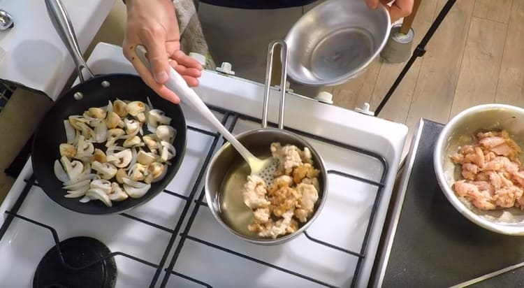 Fry the turkey for 2-3 minutes in deep fat.