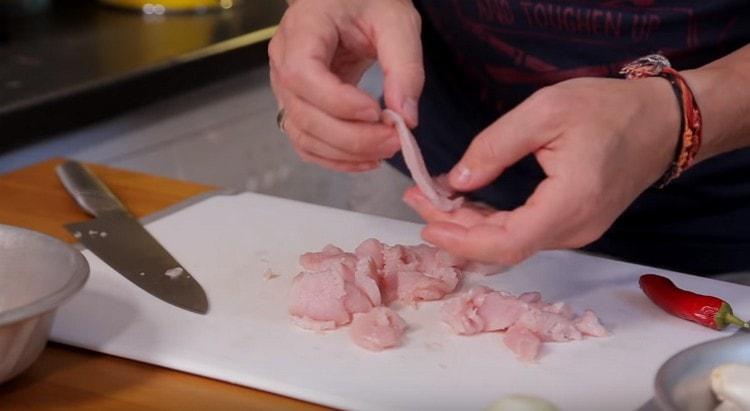 cut the turkey into thin slices.