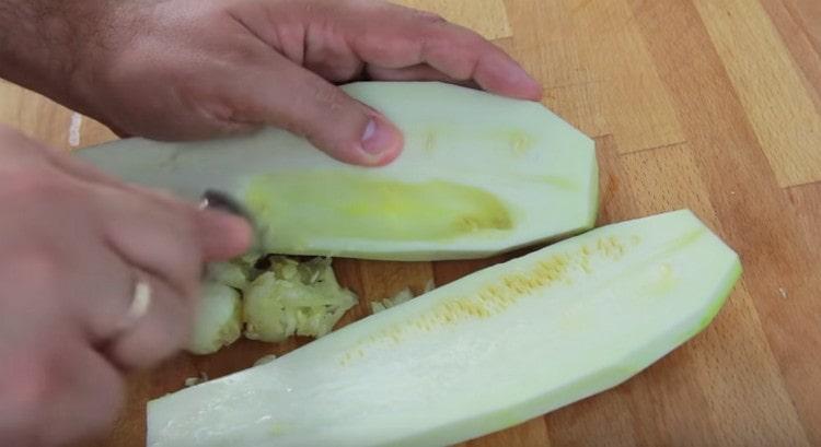 It is also advisable to remove seeds from zucchini.