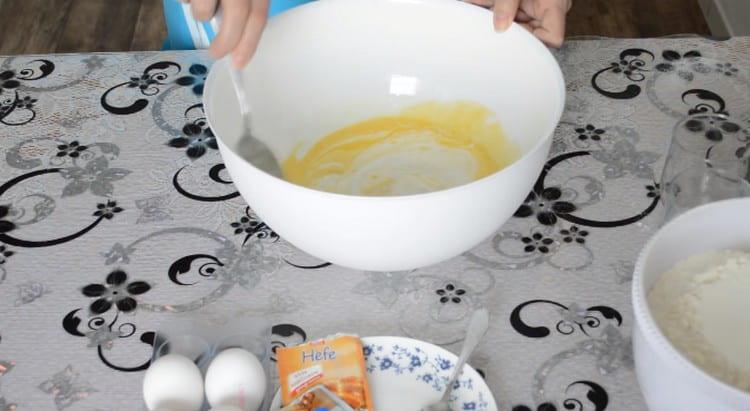 Mix the components well.