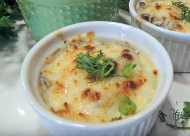 We prepare fragrant julienne with mushrooms according to a step-by-step recipe with a photo.