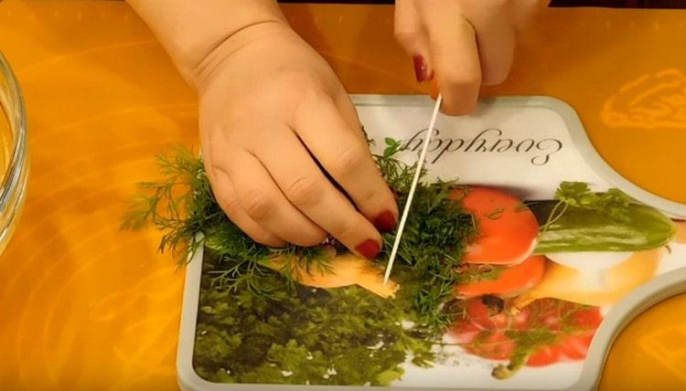 Grind a bunch of dill.