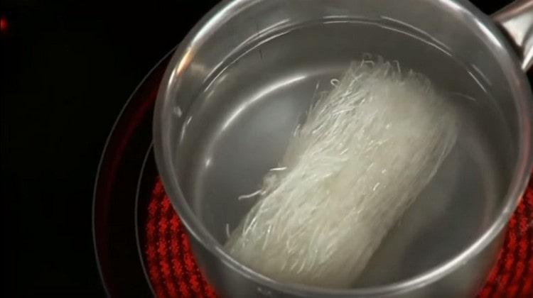 Funchozu spread in boiling water for 5-6 minutes.