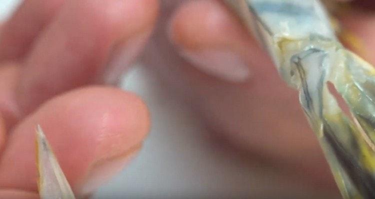 We remove the sharp edge of the shell.