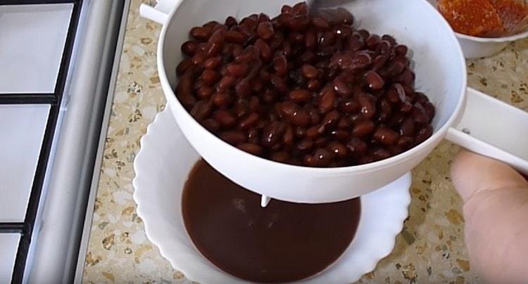 Do not pour the broth from the beans, it is still useful.