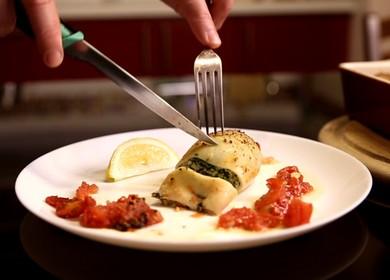 We cook squids in the oven correctly: an interesting step-by-step recipe with a photo.