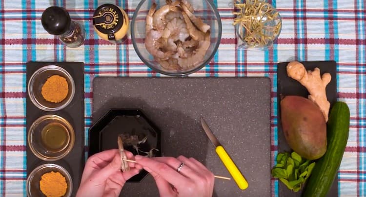 To start, clean the shrimp.