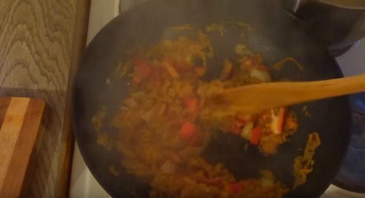 Add bell pepper to the pan.