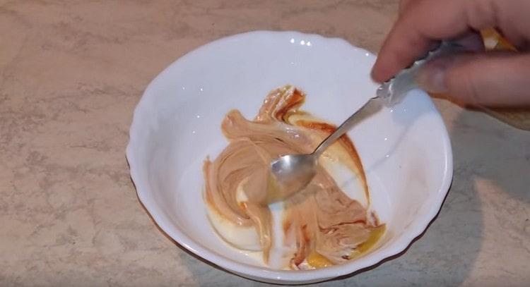 We prepare sauce based on mayonnaise, ketchup and mustard.