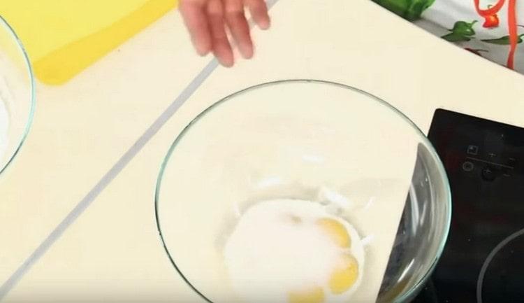 Add sugar to the yolks.