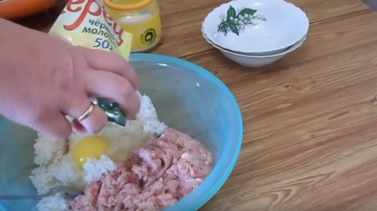 Add the egg, pepper and salt.