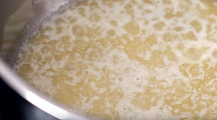 In a stewpan drown butter.