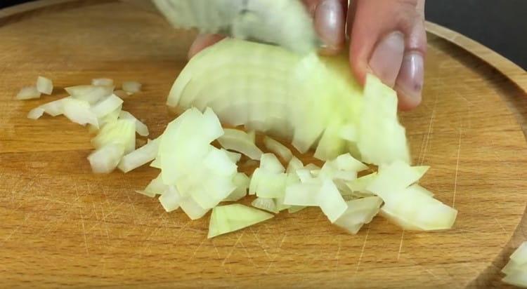 Finely chop the onion.