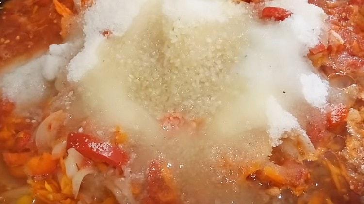 Add vegetable oil to the vegetable mass.