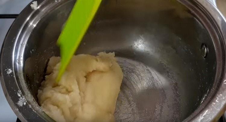 We quickly make the dough.