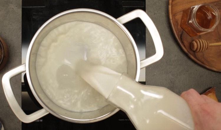 Pour milk into the pan.