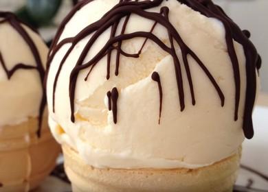 We prepare homemade ice cream sundae according to a step-by-step recipe with a photo.