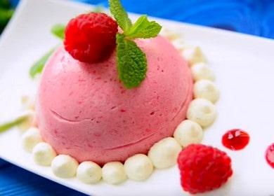 Delicious raspberry berry mousse dessert 🍮