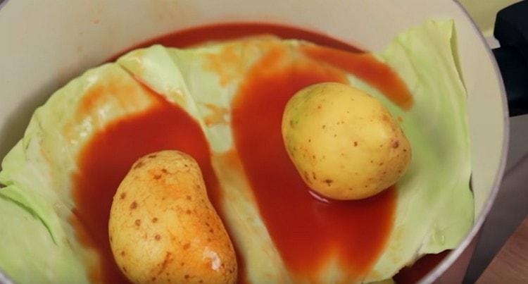 Pour it all with tomato sauce.