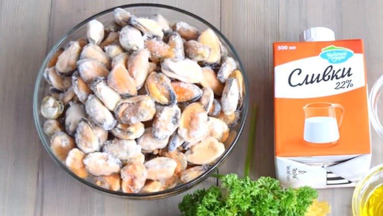 Mussels can be taken frozen.