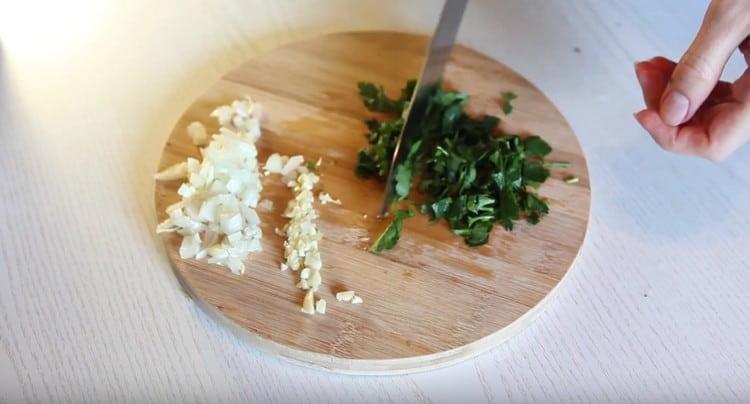 Finely chop the parsley.