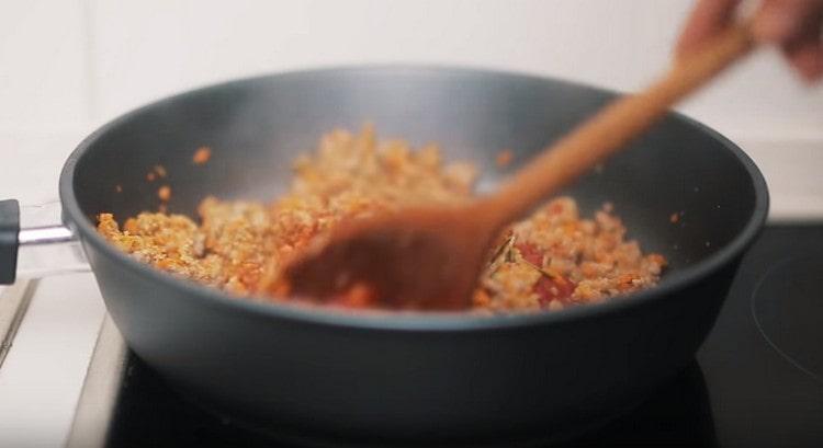 Stew the sauce for a few more minutes.