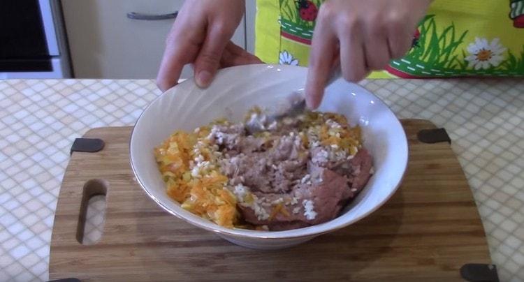 Add salt, pepper and mix the mass.