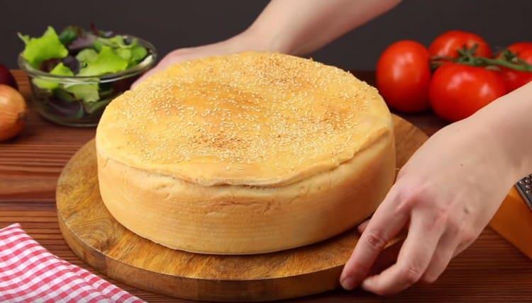 Try making a cheeseburger pie according to our recipe.