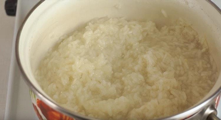 Semi-finished rice leave to cool.