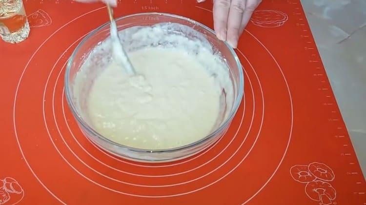 Mix the dough, thick and uniform.