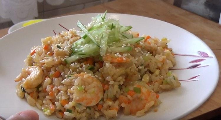 When serving the dish, you can additionally sprinkle with sesame seeds.