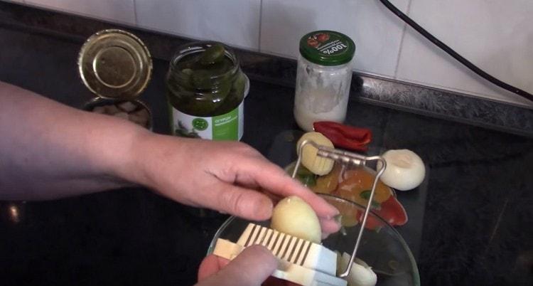 cut the potatoes with the same cube,
