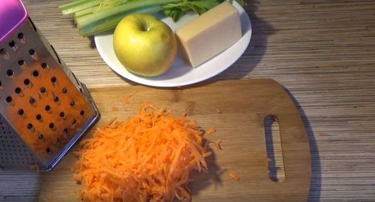 Rub the carrots on a coarse grater.