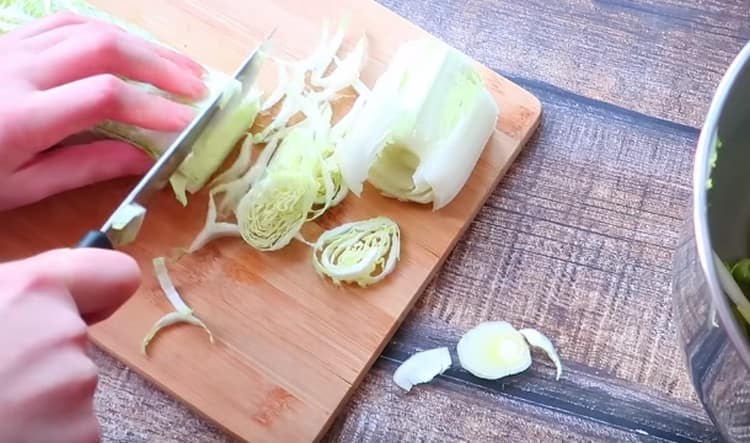 we cut the Beijing cabbage.