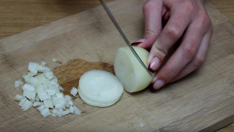 Finely chop the onion.