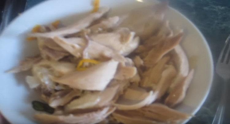 Separate the meat from the bones, and then return it to the finished soup.