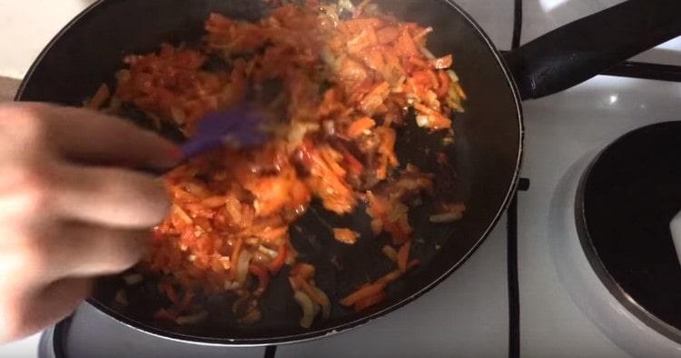 After a few minutes, the fry will be ready.