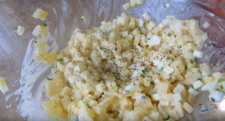 Add salt and pepper to the filling.